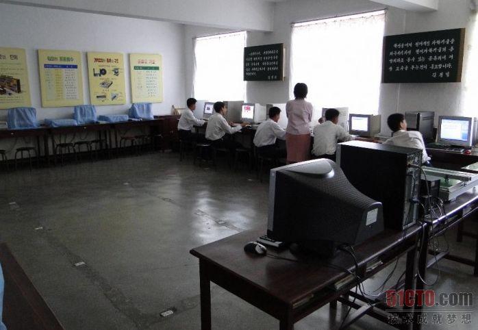 朝鲜学校的电脑机房