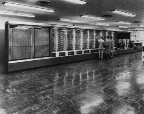 独家揭秘  多图再现IBM百年经典服务器 