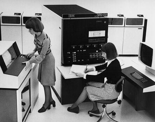 独家揭秘  多图再现IBM百年经典服务器 